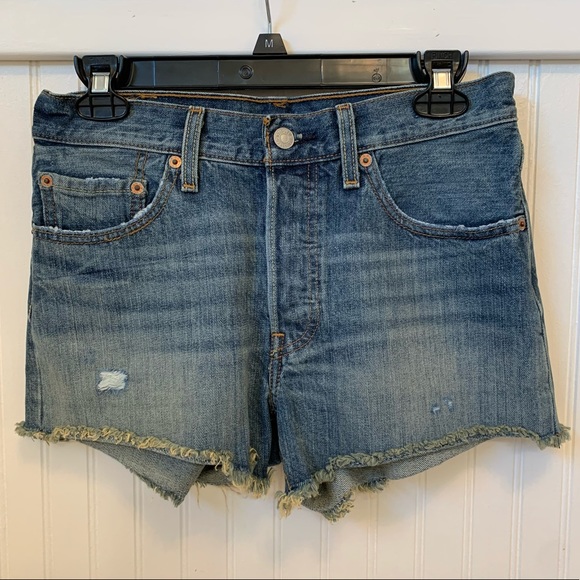 Levi’s 501 Jean Shorts - Picture 2 of 9